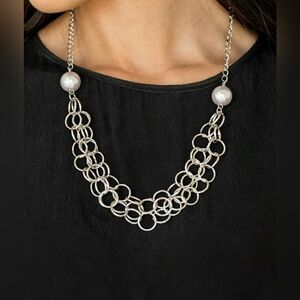 💥4/$10  Elegant Silver Necklace and Earring Set